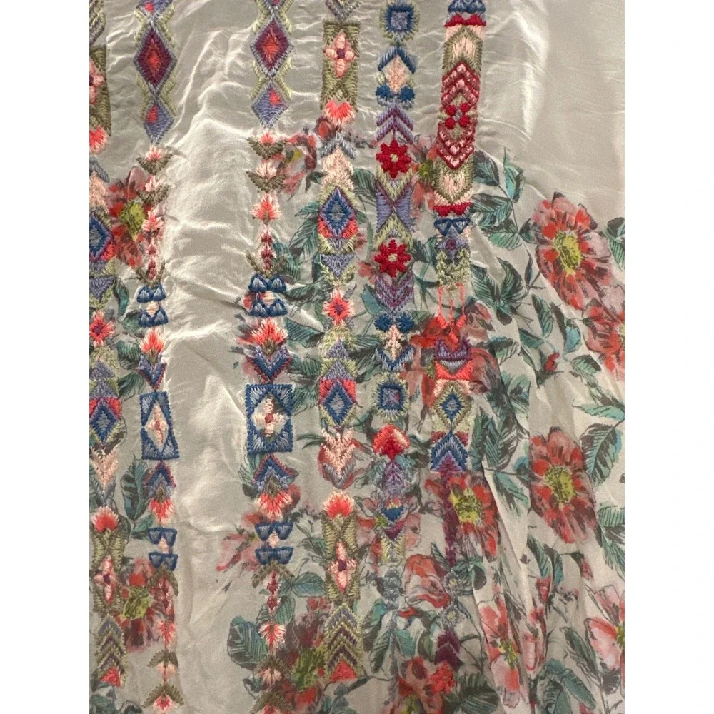 Johnny Was Embroidered Floral Cupra Rayon Tunic Top V-Neck Boho C11919B-D Medium - Picture 2 of 5